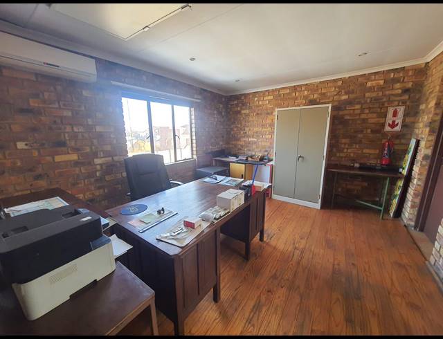 3,600M² BUSINESS FOR SALE IN VAALPARK